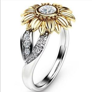 NEW 18k White & Gold Diamond Sunflower Ring